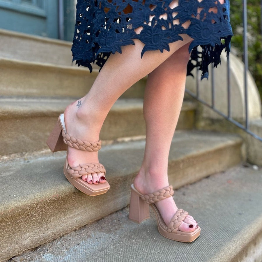 DOLCE VITA - ASHBY SANDAL IN CAFE SYNTHETIC LEATHER