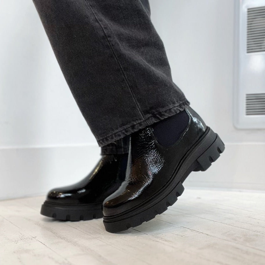 BOS & CO - FIVE BOOT IN BLACK PATENT LEATHER