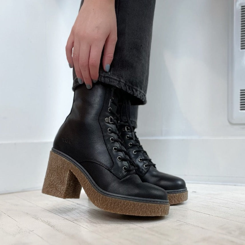 BOS & CO - PANDA BOOT IN BLACK LEATHER