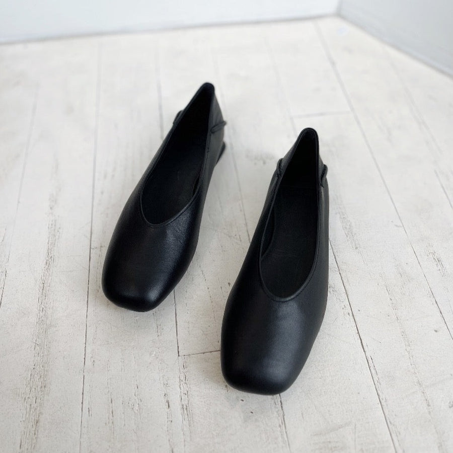 CAMPER - CASI MYRA FLAT K201253-015 IN BLACK LEATHER