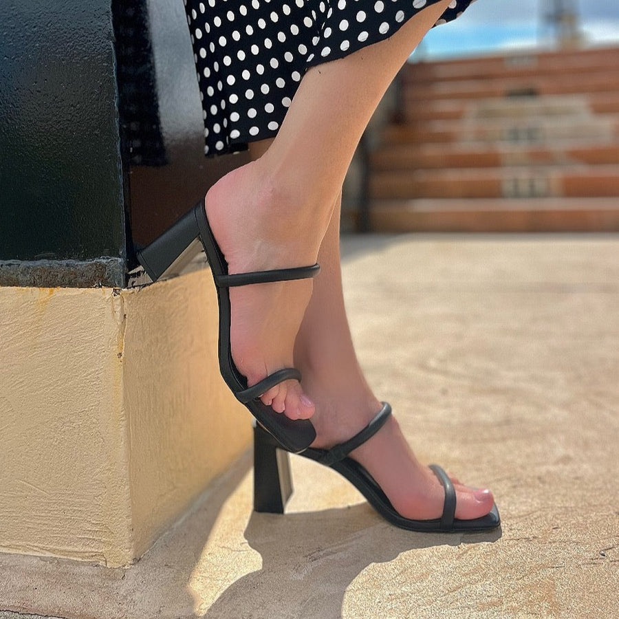 STEVE MADDEN - LILAH SANDAL IN BLACK SYNTHEIC LEATHER