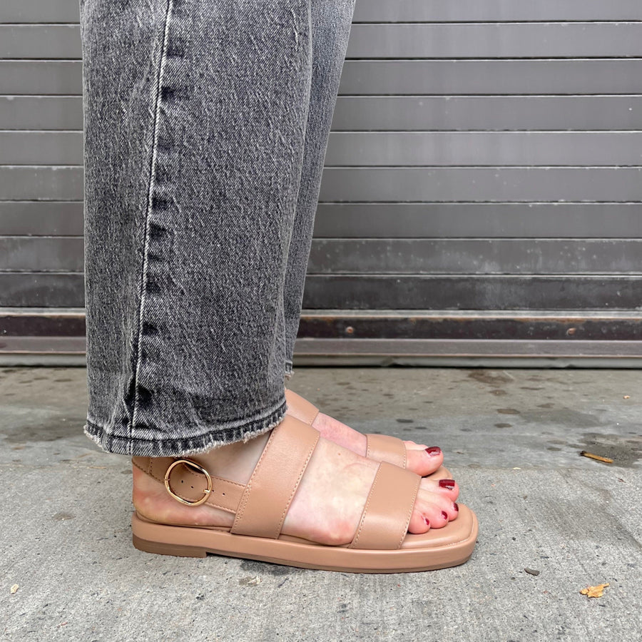 STEVE MADDEN - ETHOS SANDAL IN TAN LEATHER