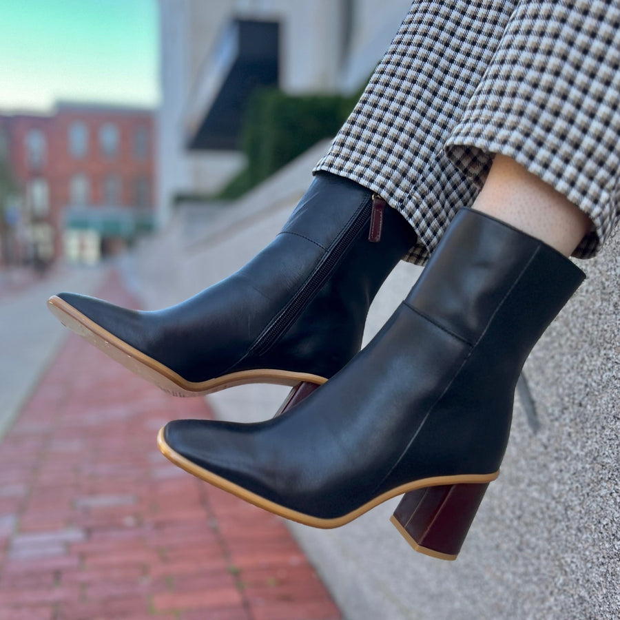 ALOHAS - WEST BOOT IN BLACK LEATHER