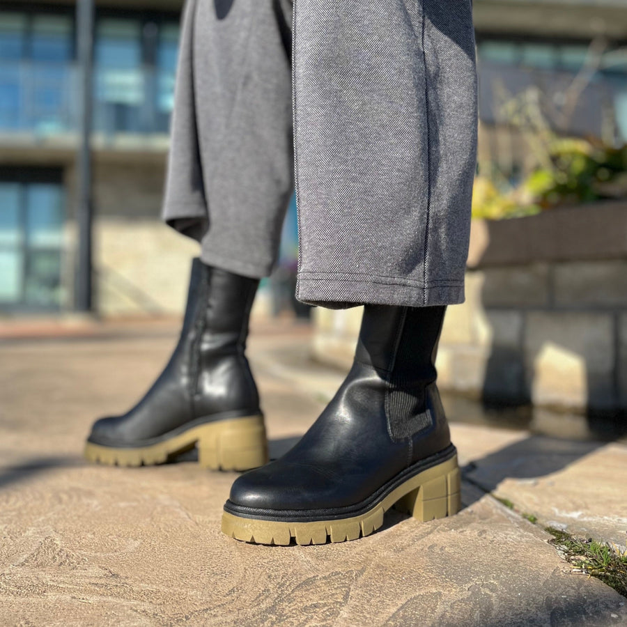 BOS & CO - BRUNAS BOOT IN BLACK LEATHER/KHAKI RUBBER