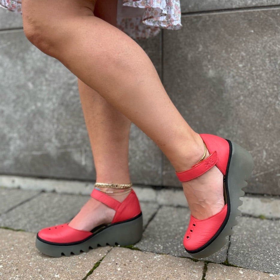 Sandals Women Tagged