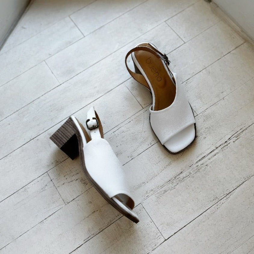 BUENO - MILLIE SLINGBACK SANDAL IN WHITE LEATHER