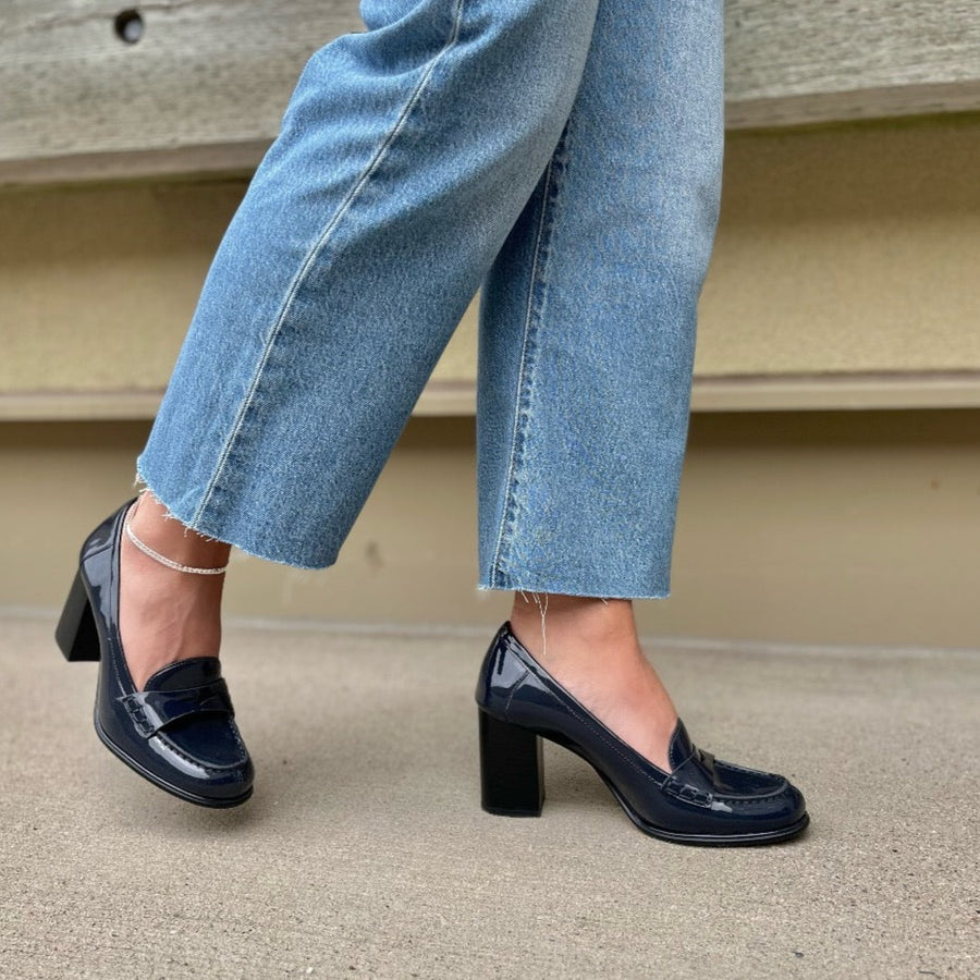 MICHAEL KORS - BUCHANAN LOAFER PUMP IN NAVY PATENT LEATHER