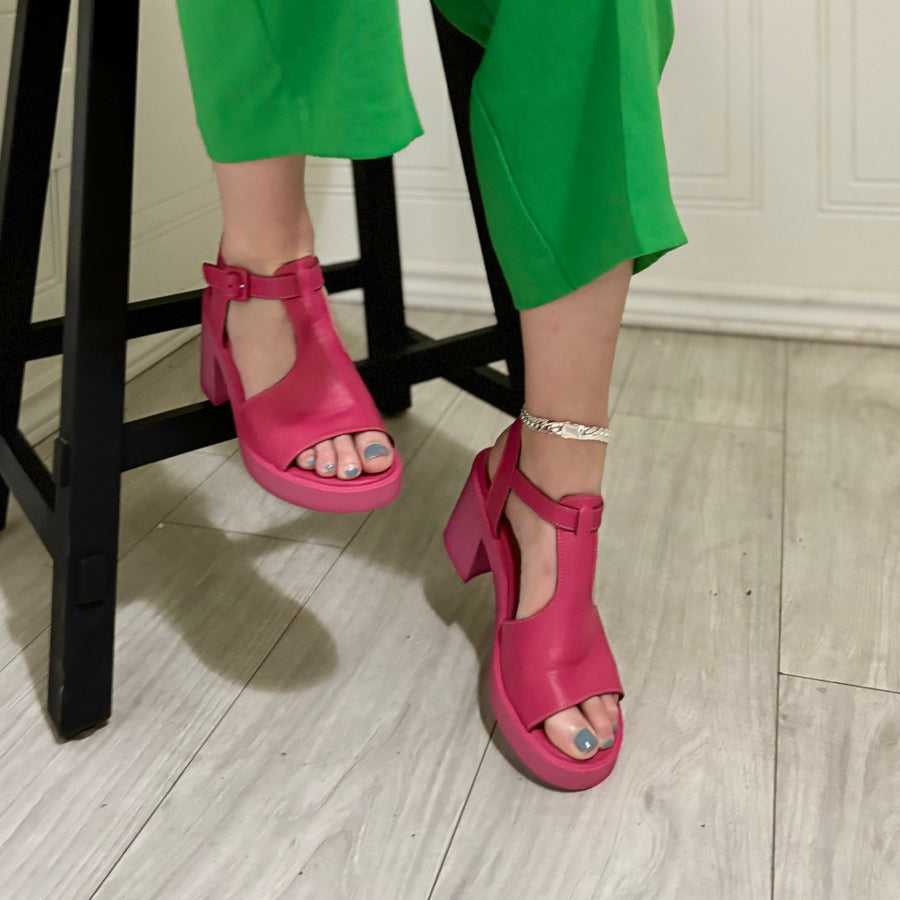 BUENO - MCKENZIE HEELED SANDAL IN HOT PINK LEATHER