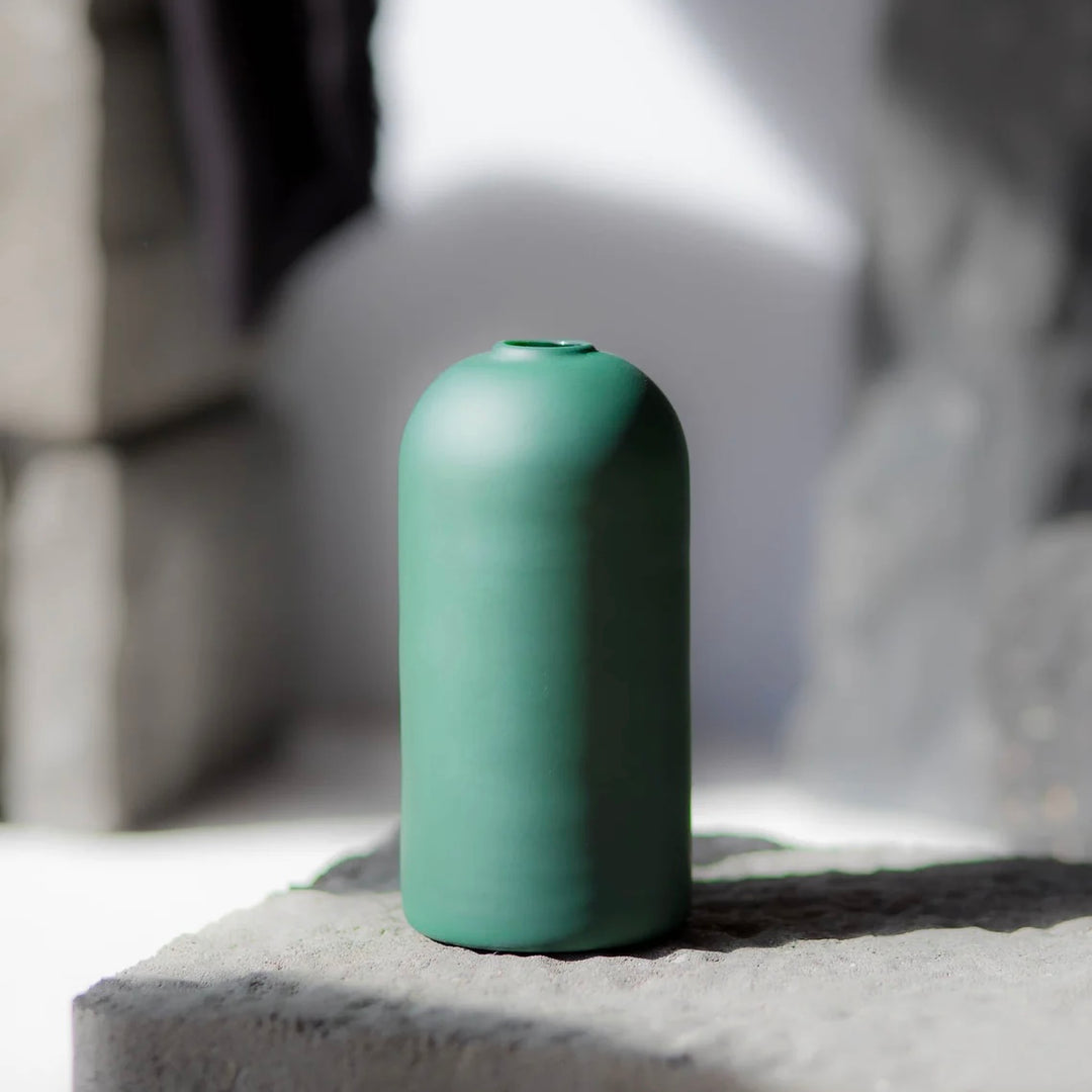 EVERLASTING CANDLE CO - WYLIE VASE IN GREEN