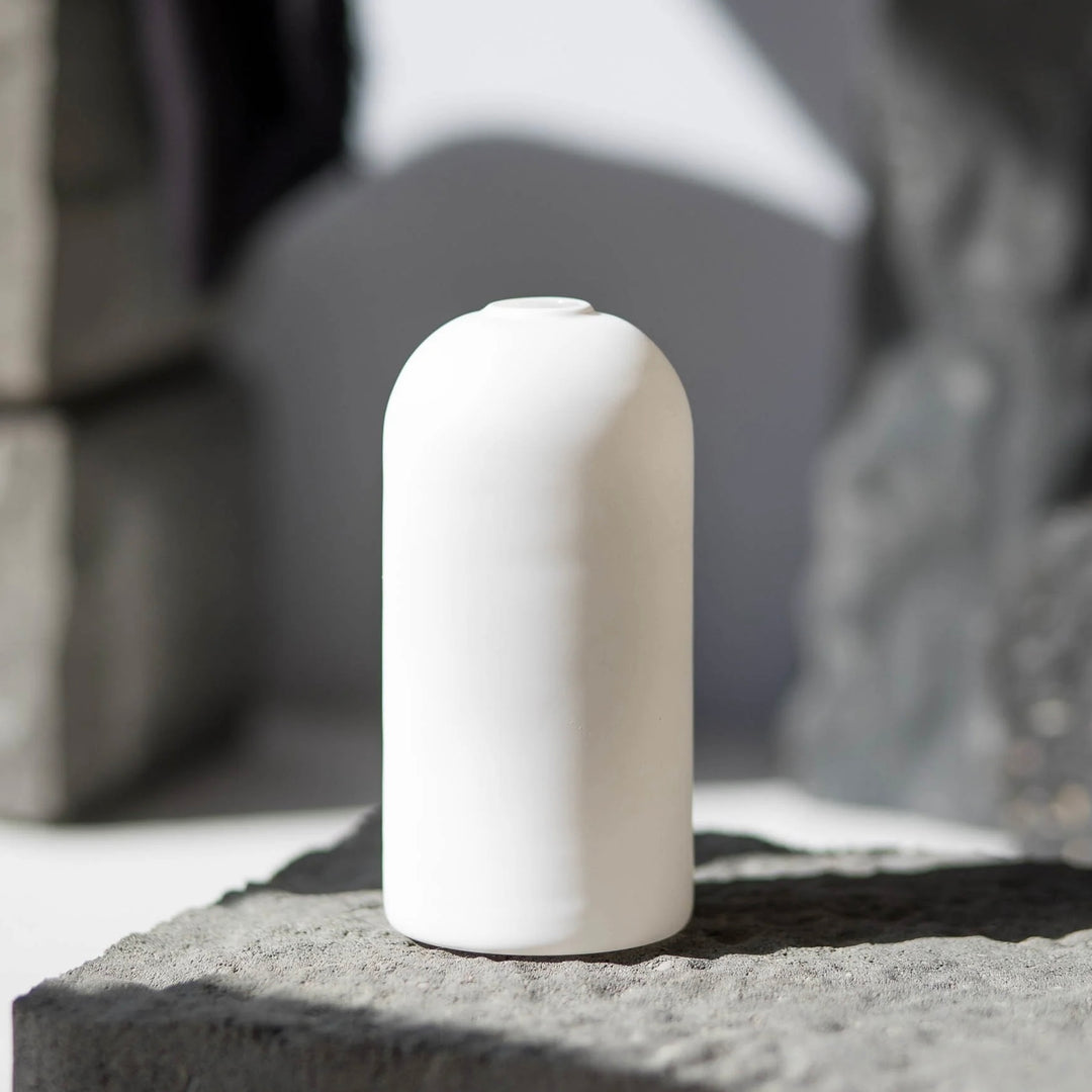 EVERLASTING CANDLE CO - WYLIE VASE IN WHITE