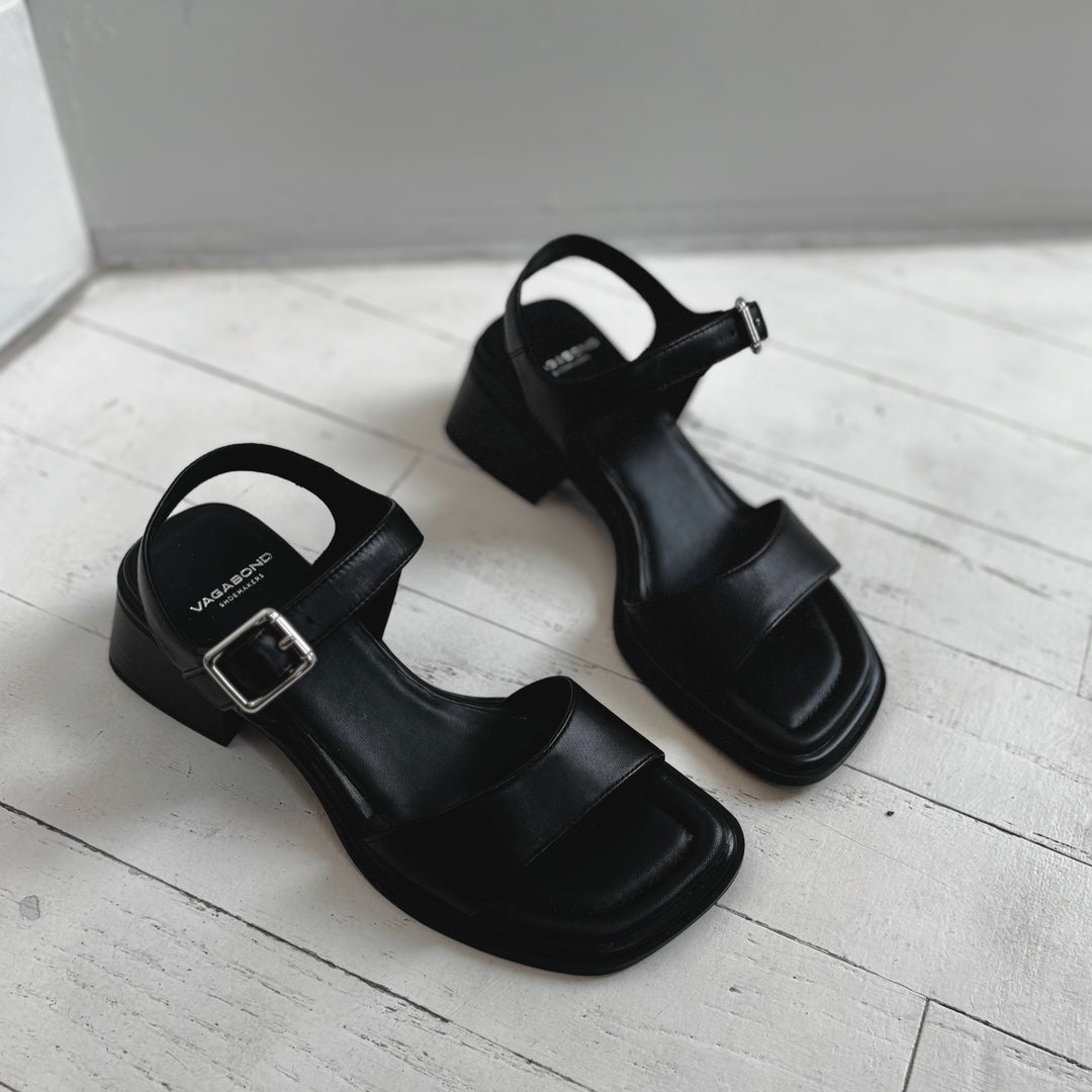 VAGABOND SHOEMAKERS - INES SANDAL IN BLACK LEATHER