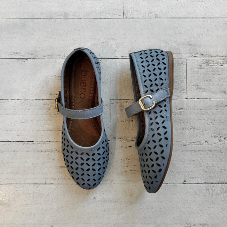 BUENO - KEHLANI MARY-JANE FLAT IN POWDER BLUE LEATHER