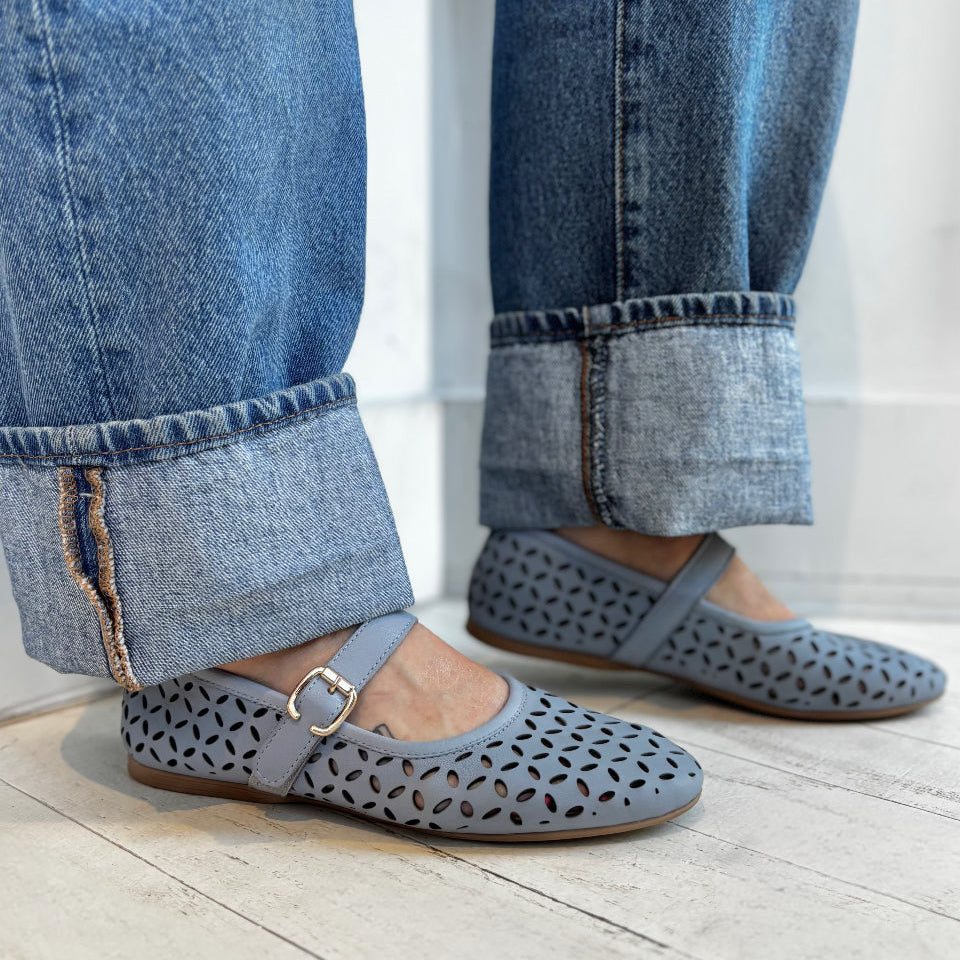 BUENO - KEHLANI MARY-JANE FLAT IN POWDER BLUE LEATHER