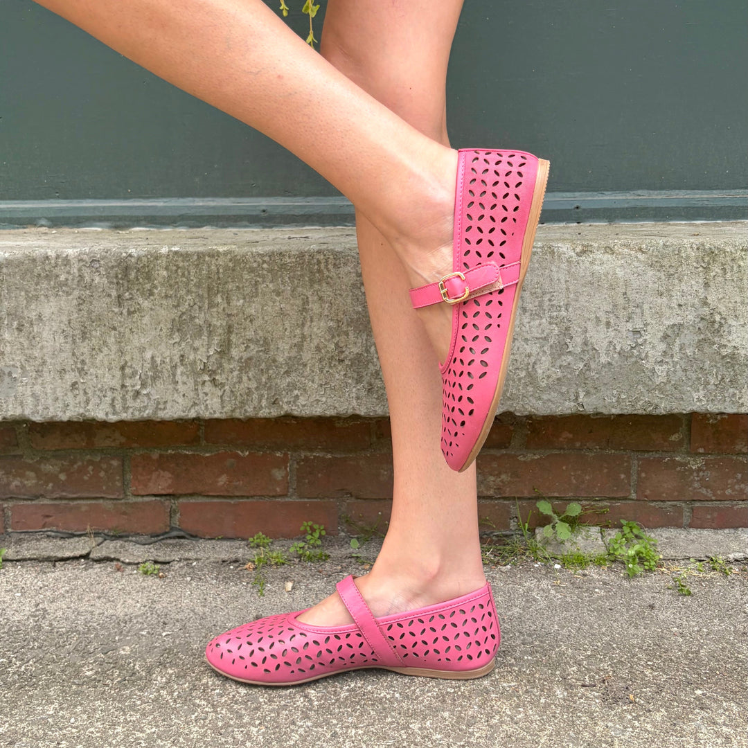 BUENO - KEHLANI MARY-JANE FLAT IN BUBBLEGUM LEATHER