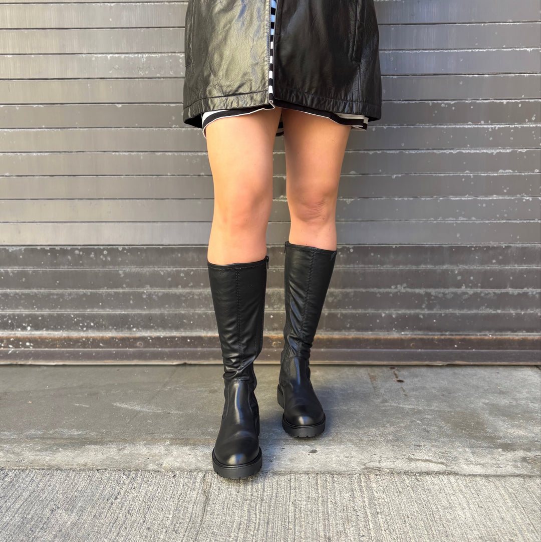 VAGABOND SHOEMAKERS - KENOVA TALL BOOT IN BLACK LEATHER