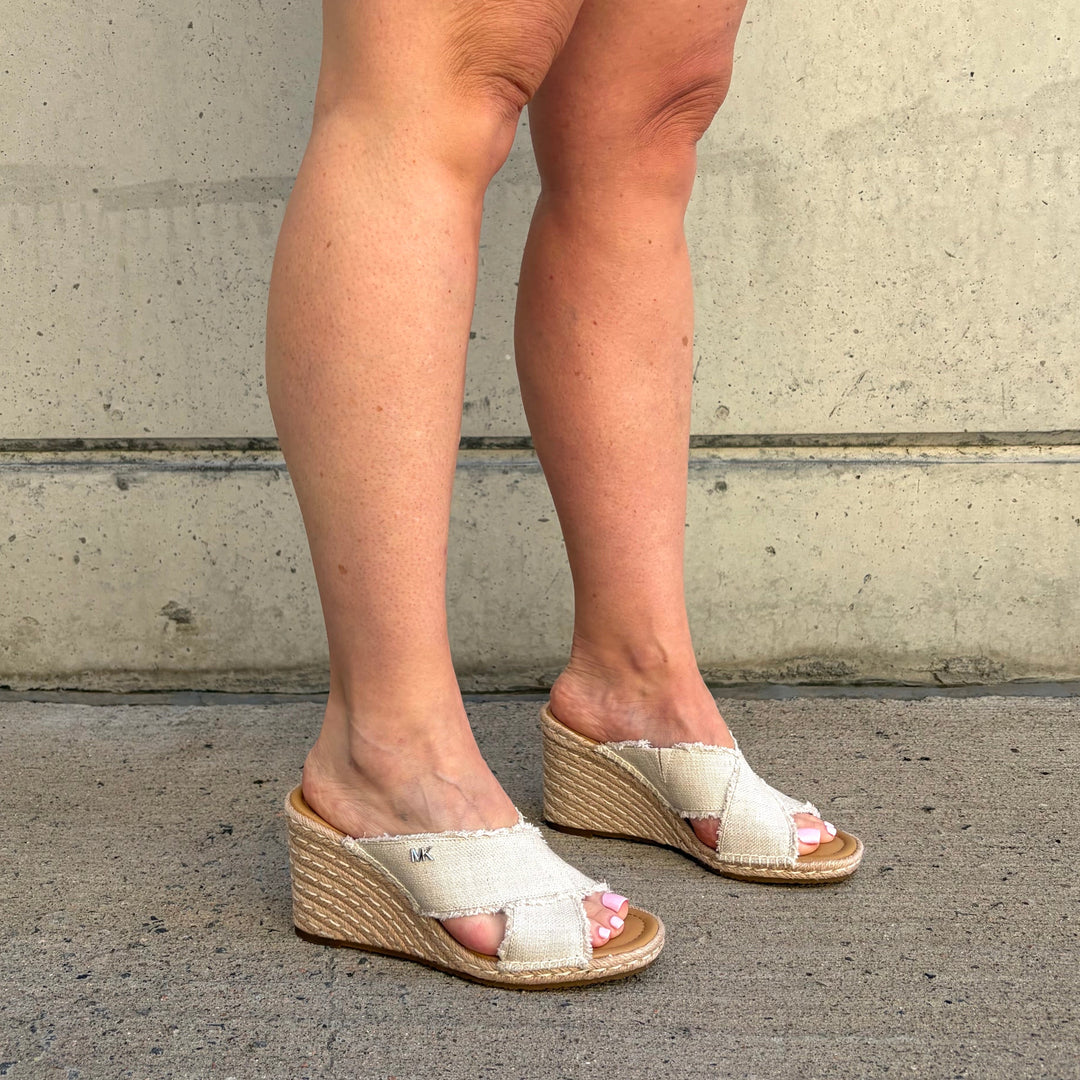 MICHAEL KORS - KENZIE WEDGE SANDAL IN LINEN PALE HEMP
