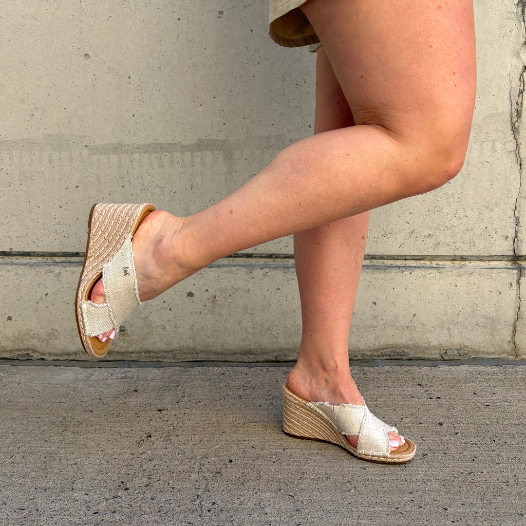 MICHAEL KORS - KENZIE WEDGE SANDAL IN LINEN PALE HEMP
