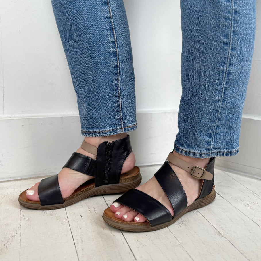 MIZ MOOZ - MEADOW SANDAL IN BLACK LEATHER