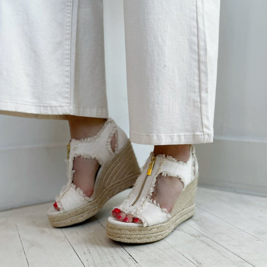 MICKAEL KORS - BERKLEY ESPADRILLE WEDGE SANDAL IN WHITE DENIM