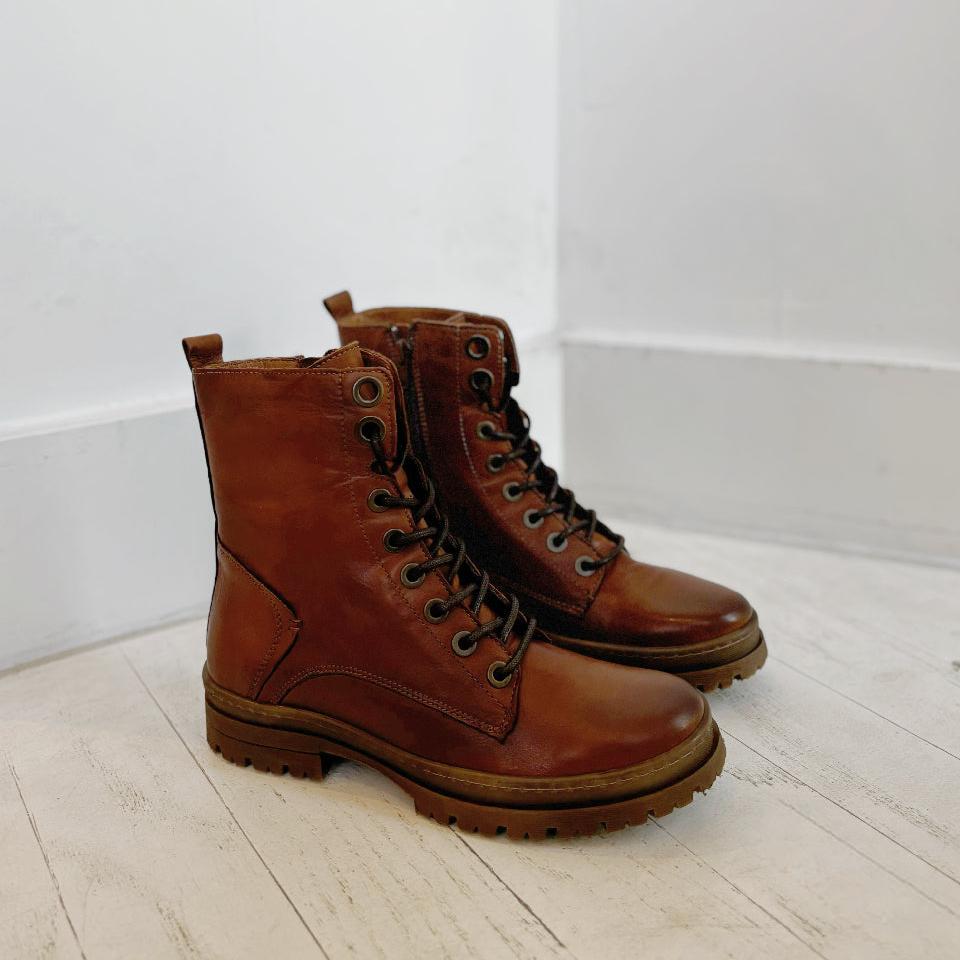 MIZ MOOZ - ARCADIA LACE UP BOOT IN BRANDY ANTIQUE LEATHER