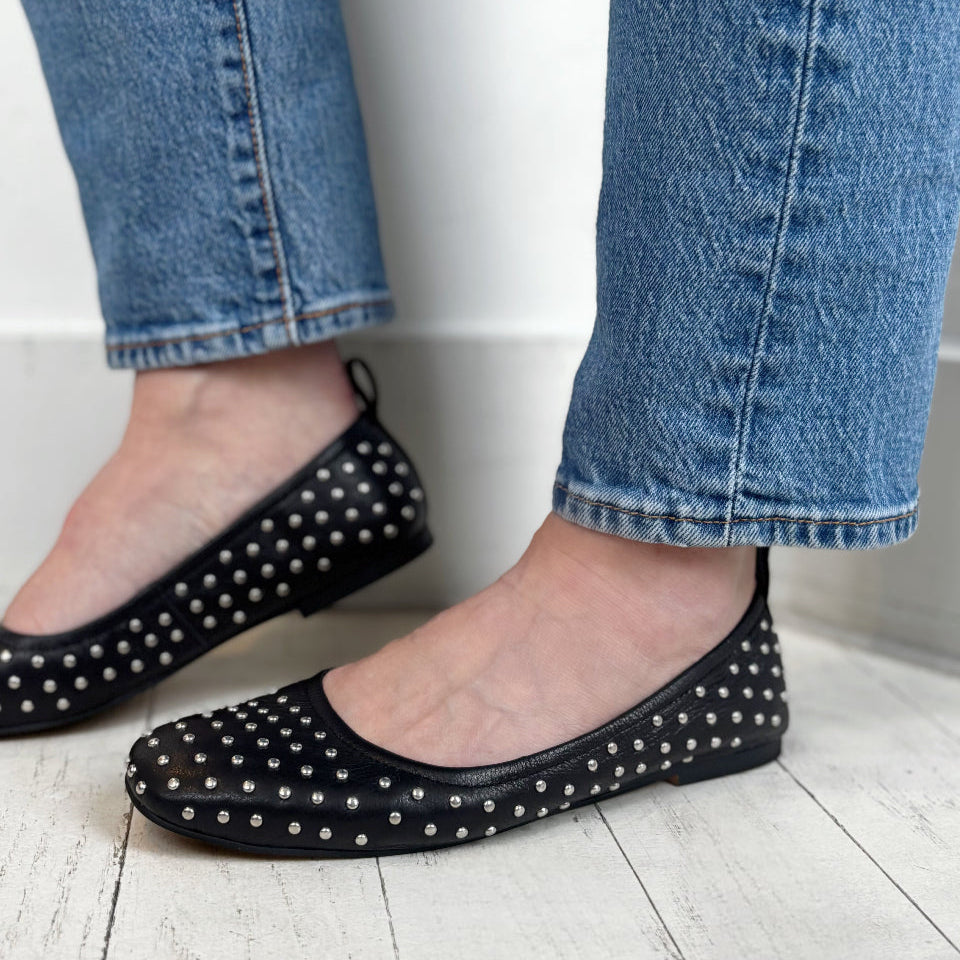 MOLLINI - NARN STUDDED FLAT IN BLACK LEATHER
