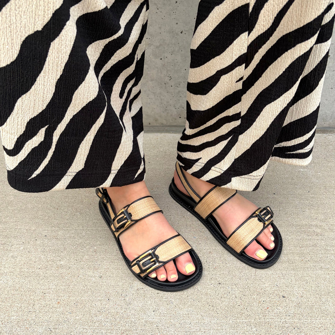 MICHAEL KORS - NIA SANDAL IN NATURAL RAFFIA/BLACK LEATHER