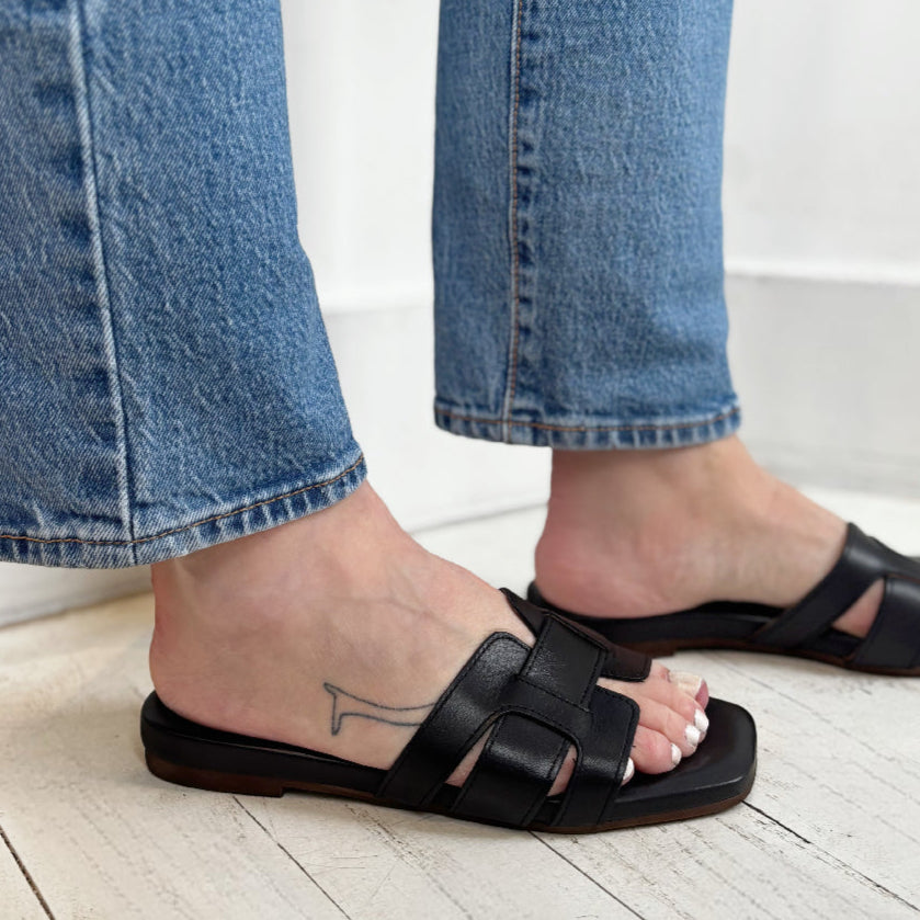 MIZ MOOZ - PALMYRA SLIDE SANDAL IN BLACK LEATHER
