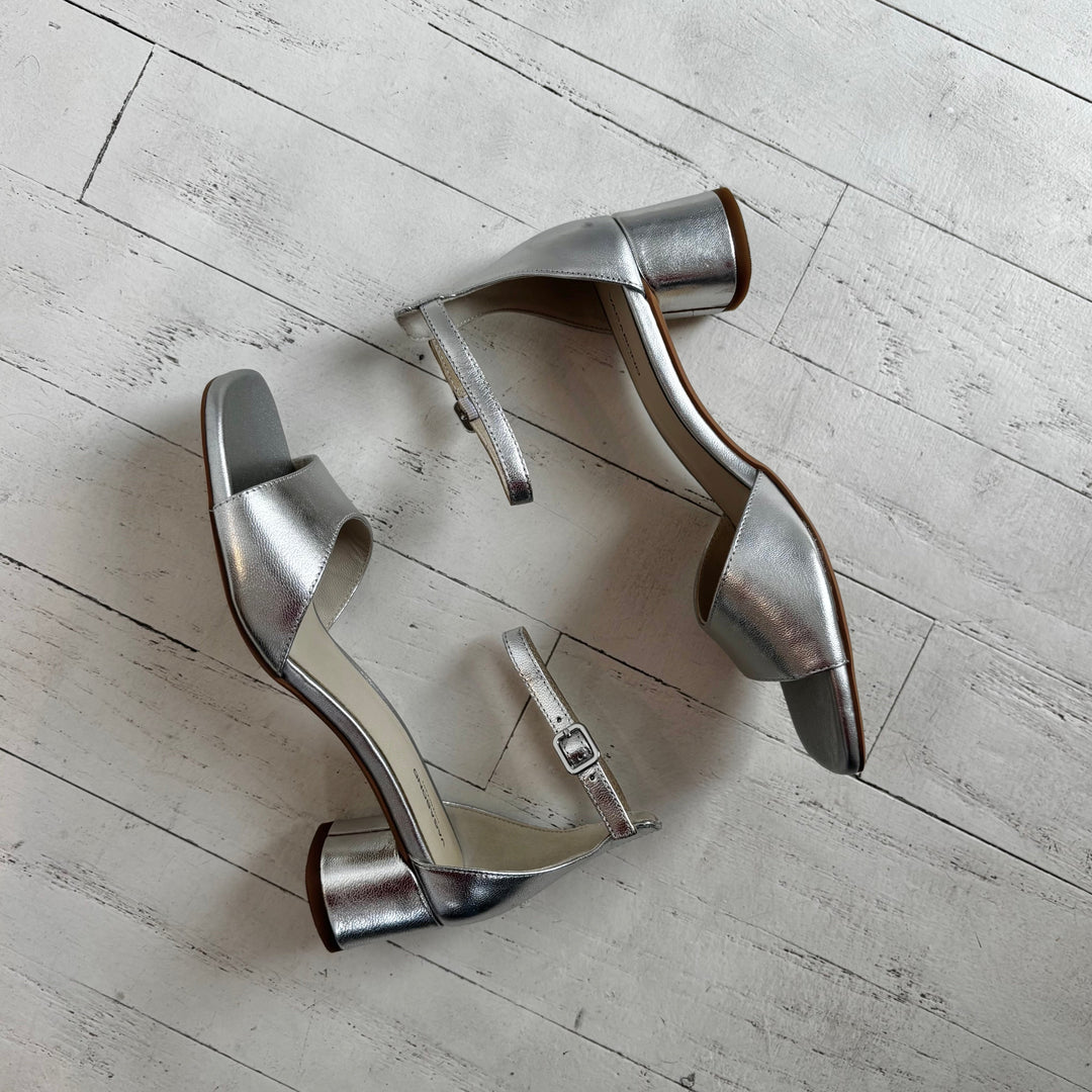 VAGABOND - PIPER HEELED SANDAL IN SILVER LEATHER