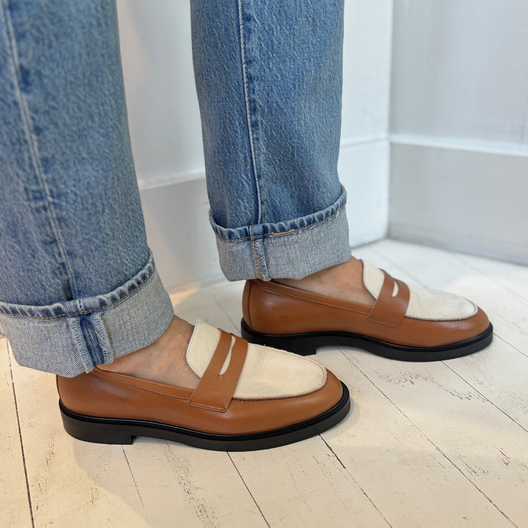 POPPY BARLEY - MILAN LOAFER IN BRANDY/CREAM LEATHER