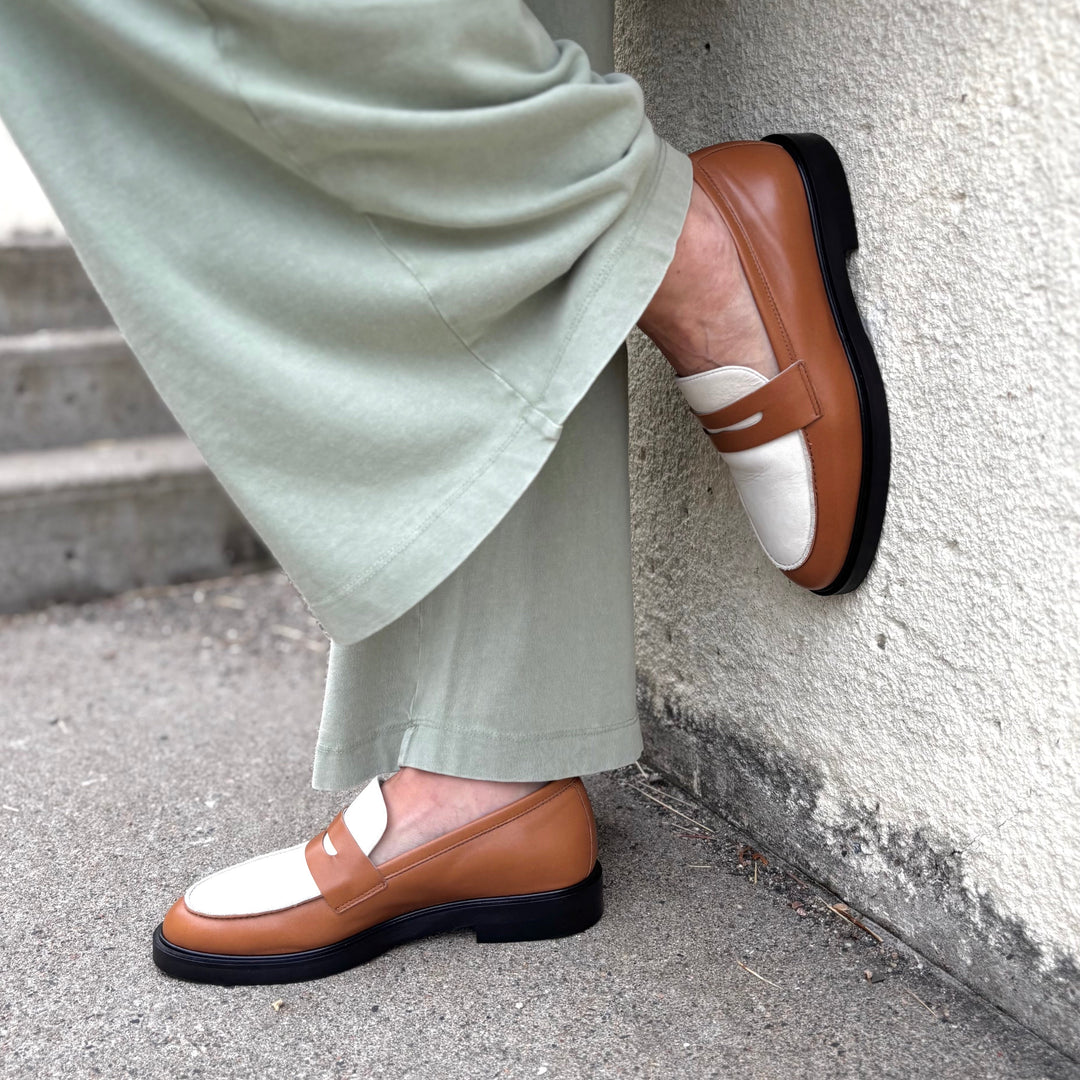 POPPY BARLEY - MILAN LOAFER IN BRANDY/CREAM LEATHER