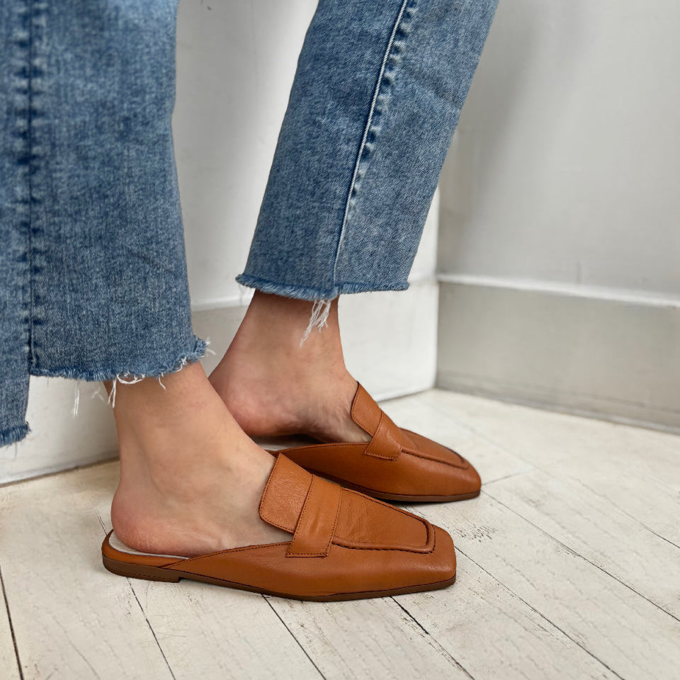 ATELIERS - SETA MULE IN TAN LEATHER