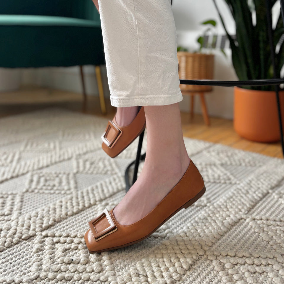 ATELIERS - SONATA FLAT IN TAN LEATHER