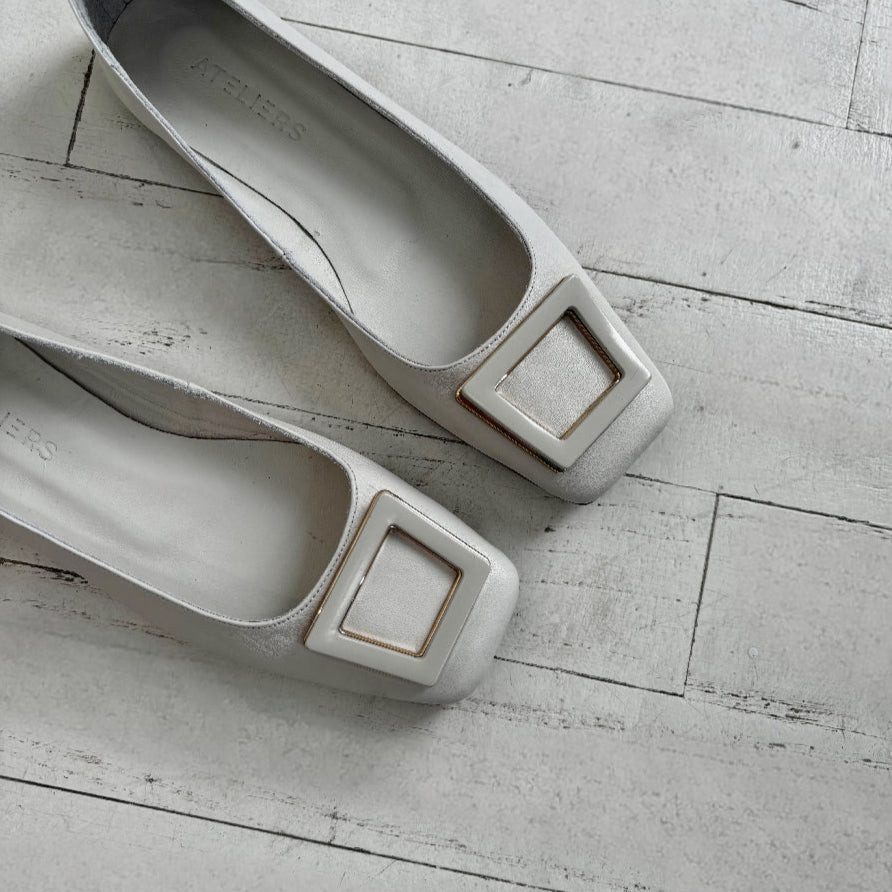 ATELIERS - SONATA FLAT IN OFF WHITE LEATHER