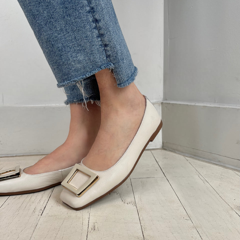 ATELIERS - SONATA FLAT IN OFF WHITE LEATHER