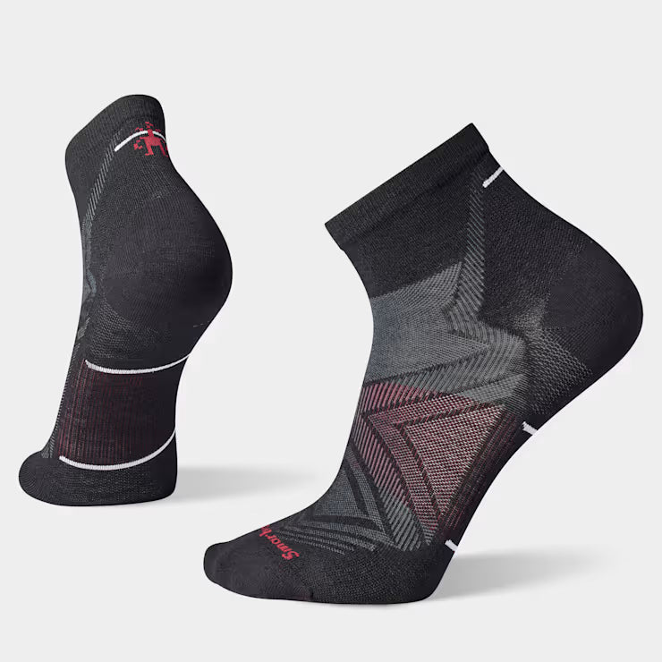 SMARTWOOL - RUN ZERO CUSHION ANKLE SOCKS IN BLACK