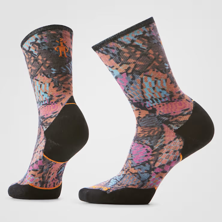 SMARTWOOL - WOMEN'S TRAIL RUN TARGETED CUSHION TRIANGLE PRISM PRINT CREW SOCK IN GARDEN PINK