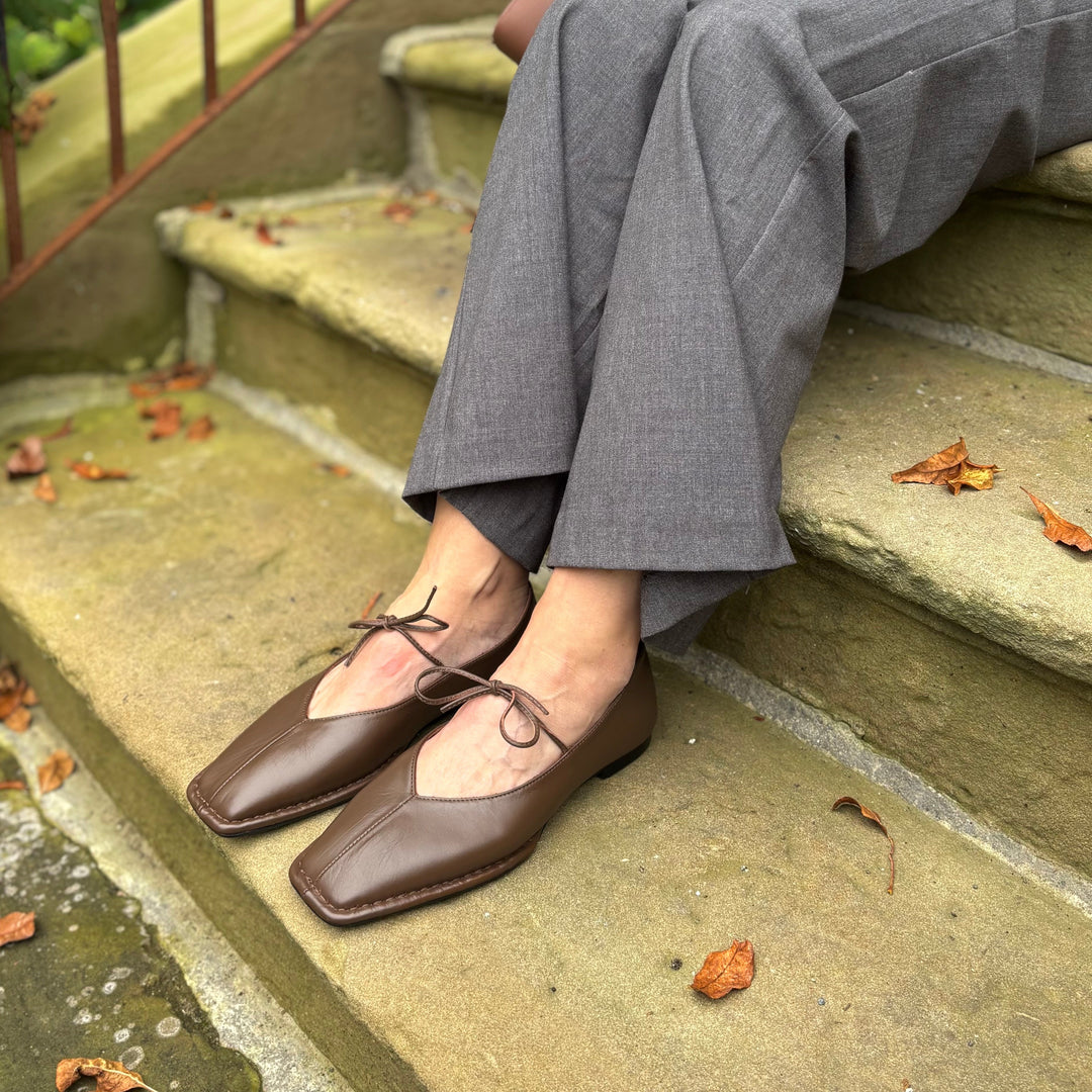 ALOHAS - SWAY FLAT IN CHESTNUT BROWN LEATHER