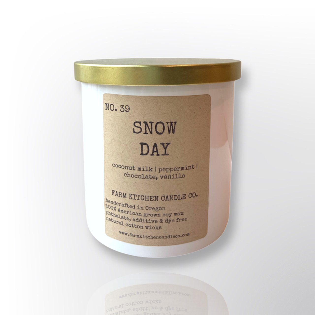 FARM KITCHEN CANDLE CO - SINGLE WICK SOY CANDLE IN SNOW DAY