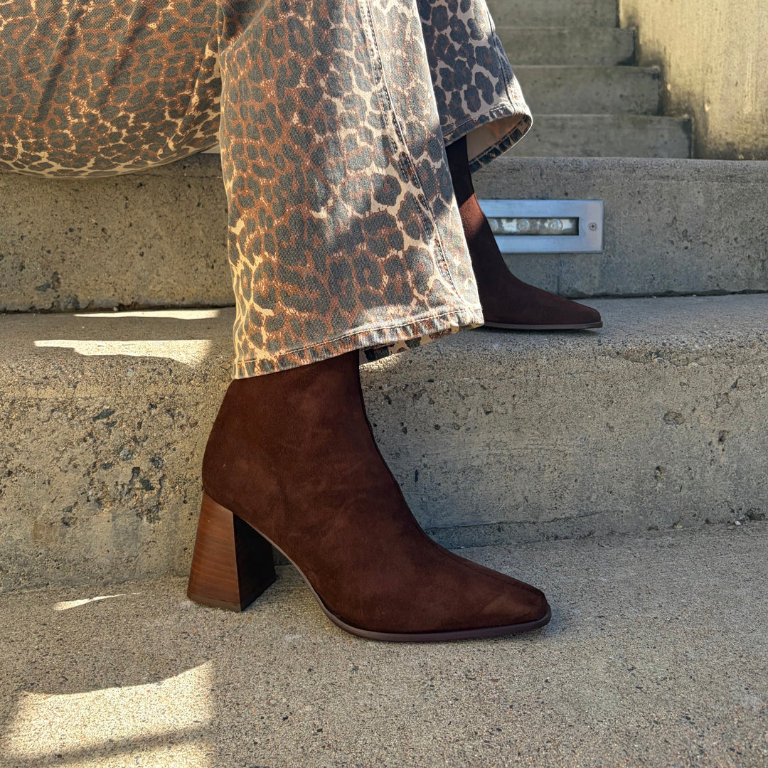 ANGEL ALARCON - TRIMIA BOOT 26575-492A IN CHOCOLATE BROWN SUEDE