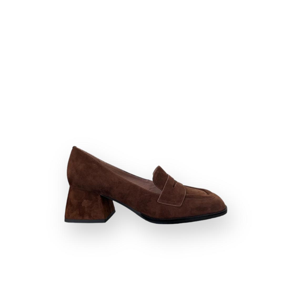 BIBI LOU - GEENA HEELED LOAFER IN DARK BROWN SUEDE