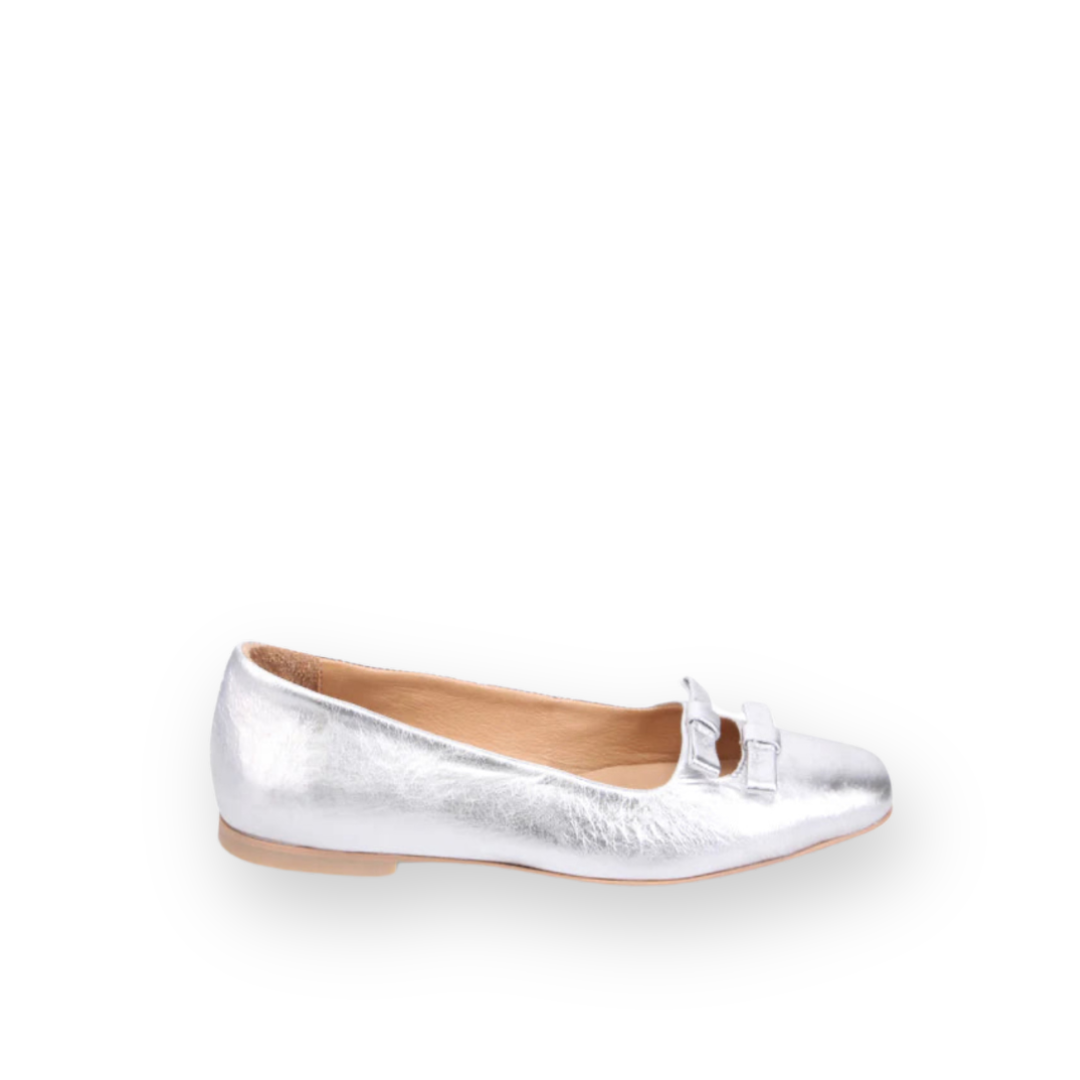 BUENO - ELOISE FLAT IN SILVER METALLIC LEATHER