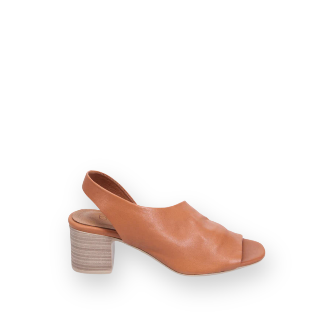 BUENO - RYDER HEELED SLINGBACK SANDAL IN DARK TAN LEATHER