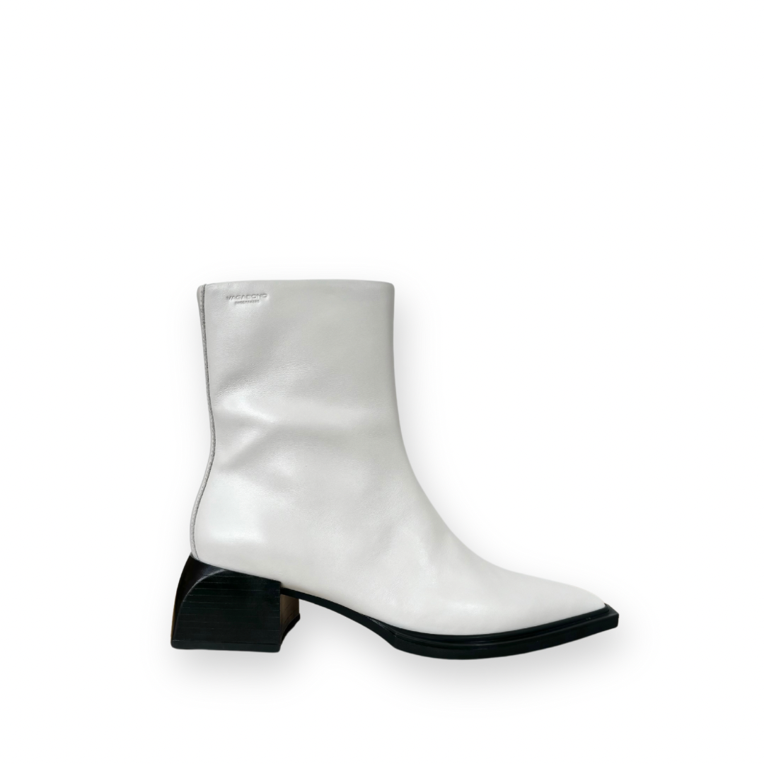 VAGABOND SHOEMAKERS - VIVIAN BOOTIE IN WHITE LEATHER