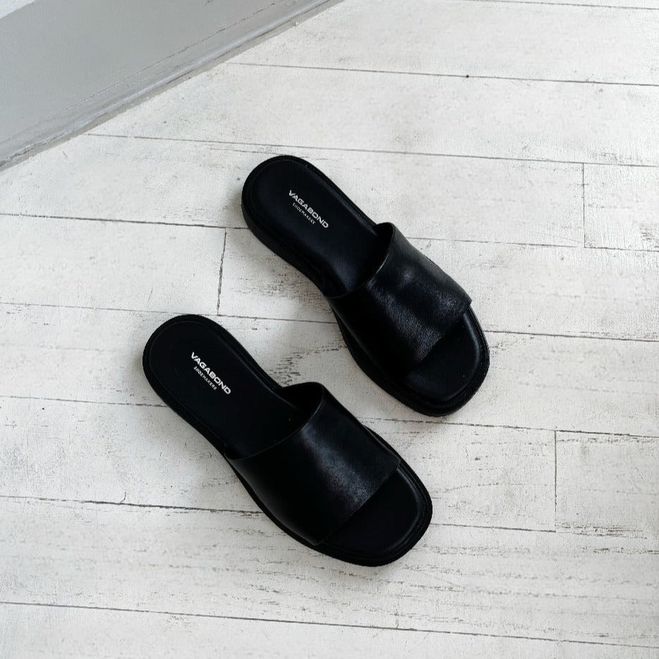 VAGABOND SHOEMAKERS - CONNIE SLIDE SANDAL IN BLACK LEATHER
