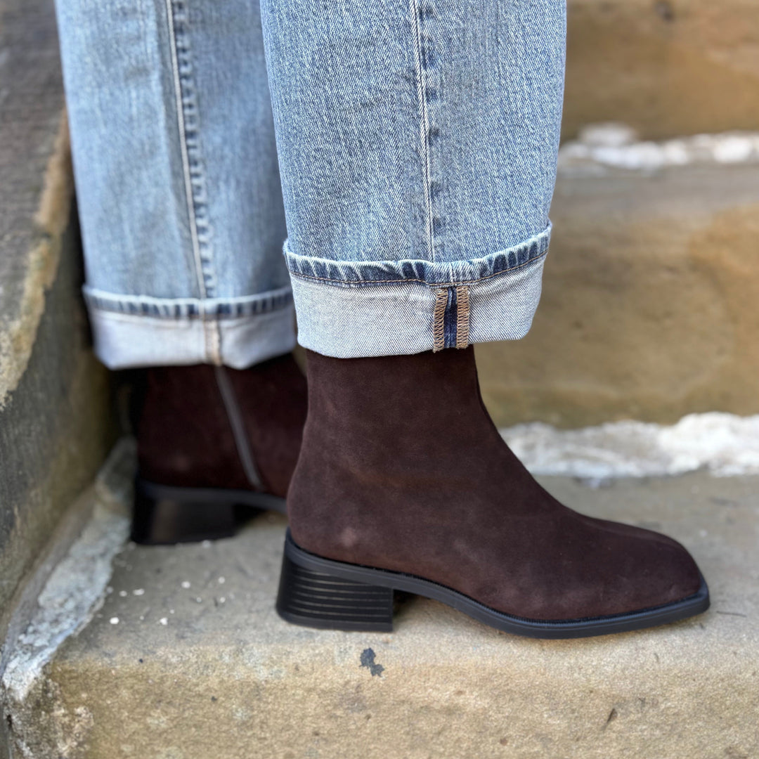 VAGABOND SHOEMAKERS - BLANCA BOOT IN DARK BROWN SUEDE