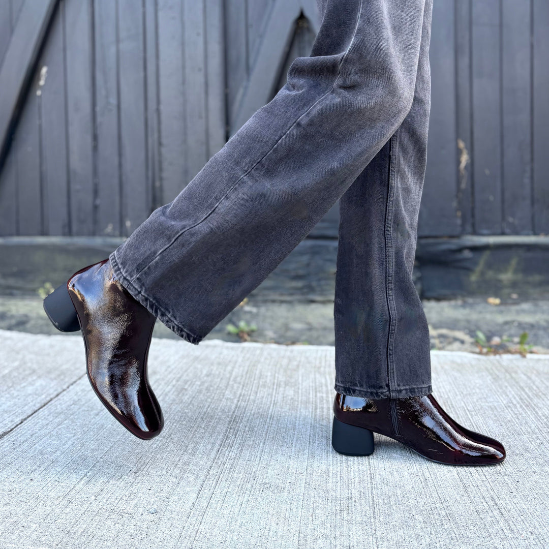 VAGABOND SHOEMAKERS - LIVIA BOOT IN DARK RED PATENT LEATHER
