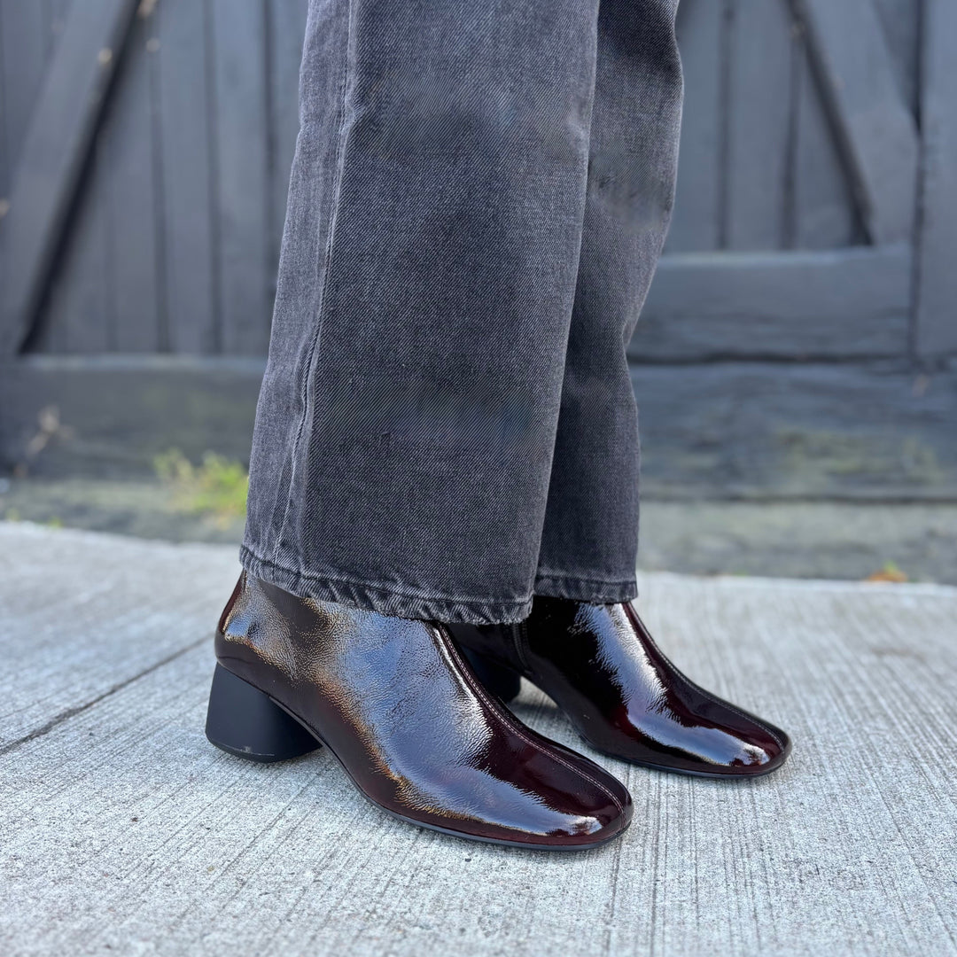 VAGABOND SHOEMAKERS - LIVIA BOOT IN DARK RED PATENT LEATHER