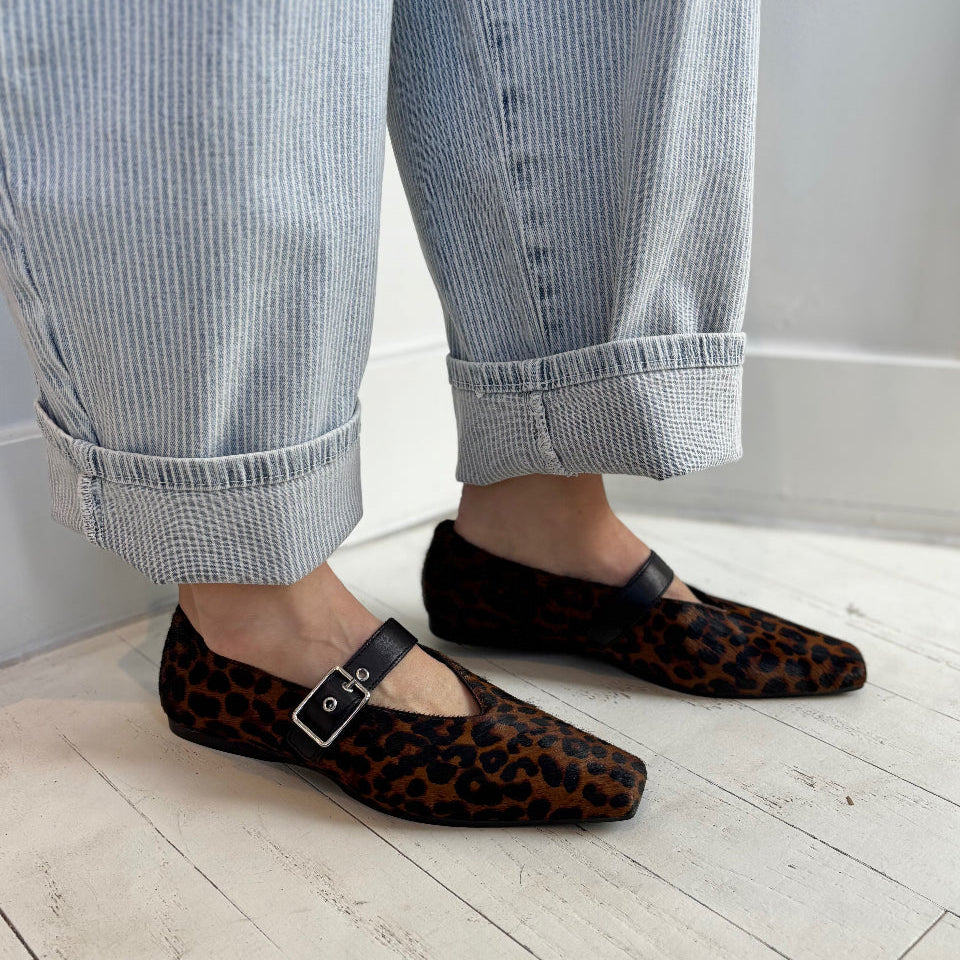 VAGABOND SHOEMAKERS - WIOLETTA MARY-JANE FLAT IN LEOPARD PONY HAIR