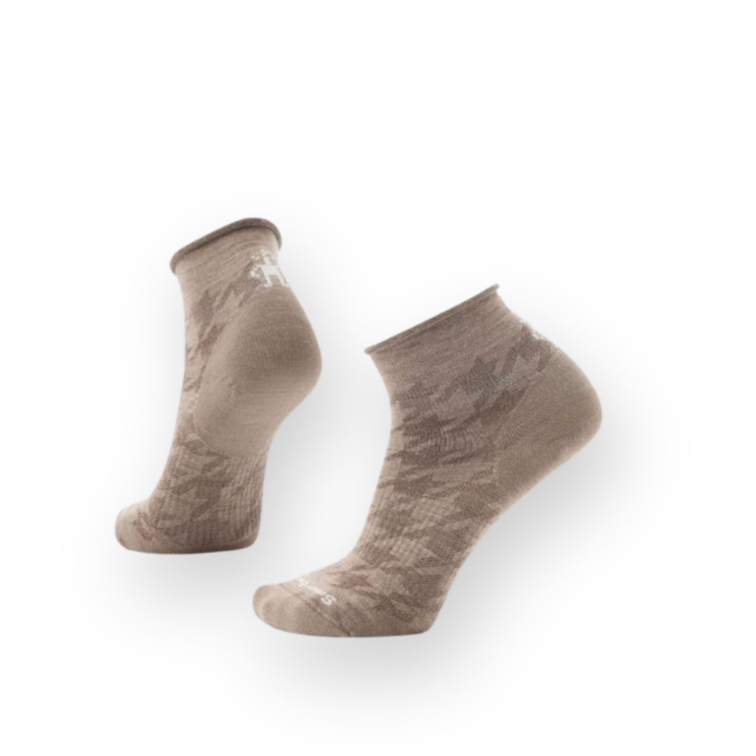 SMARTWOOL - EVERYDAY HOUNDS TOOTH ANKLE SOCK IN FOSSIL