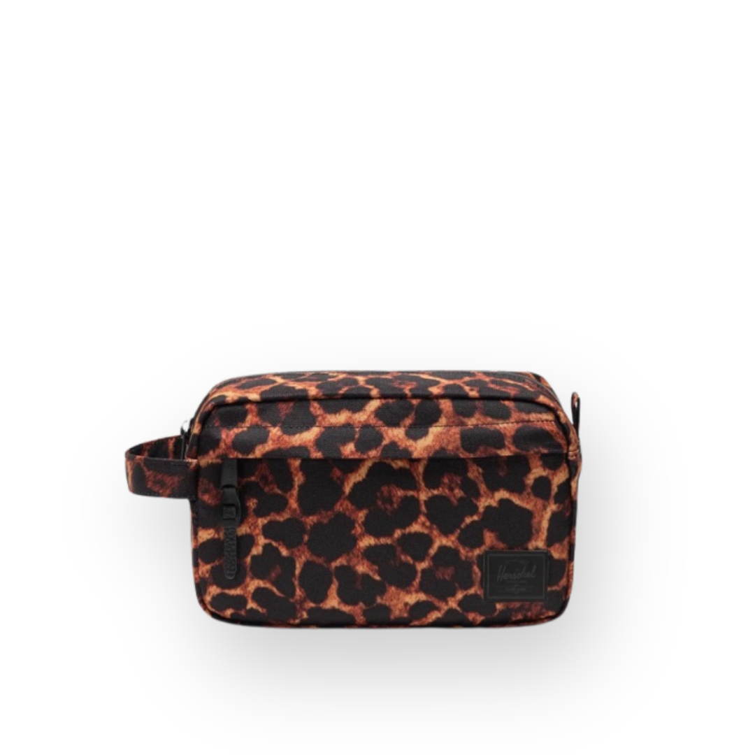 HERSCHEL - CHAPTER TRAVEL KIT IN DIGI LEOPARD